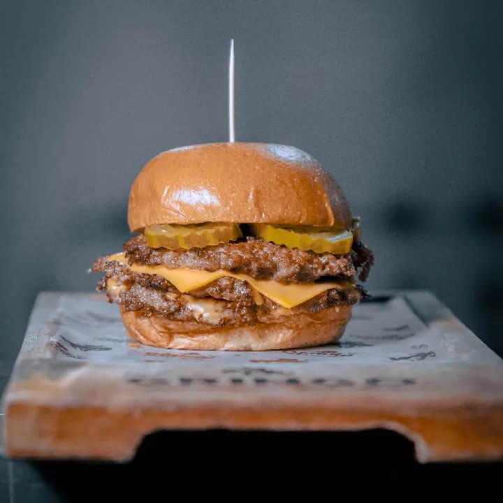 Triple Smash burger + Bebida