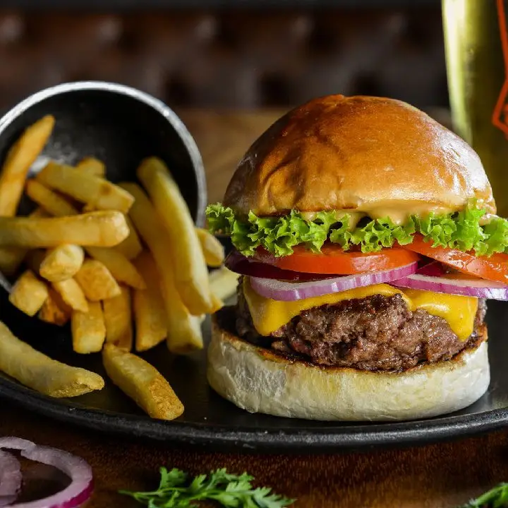 Cheese burger + bebida